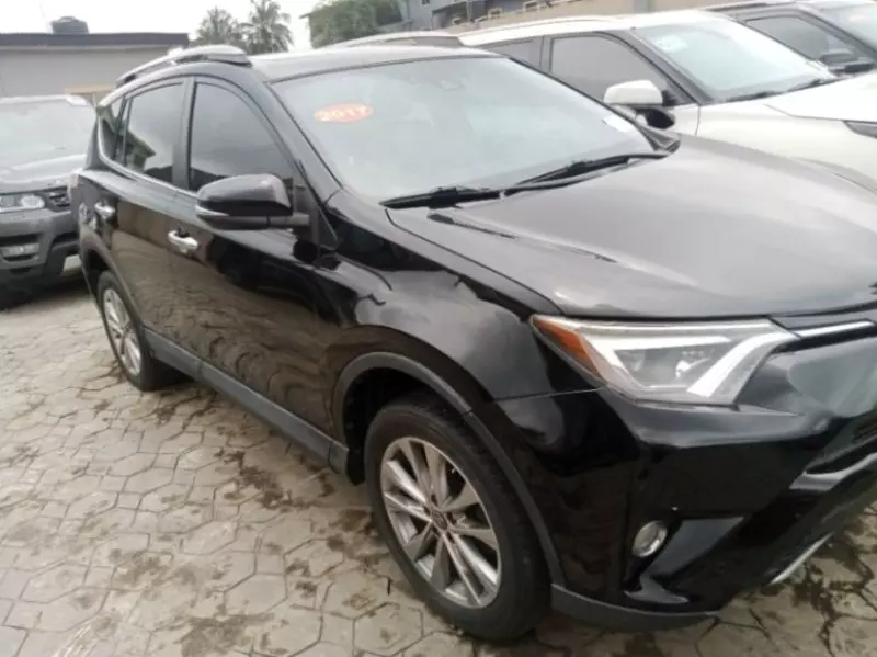 Toyota RAV4   - 2017