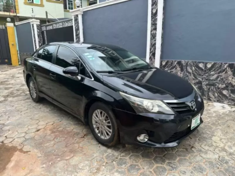 TOYOTA Avensis   - 2009