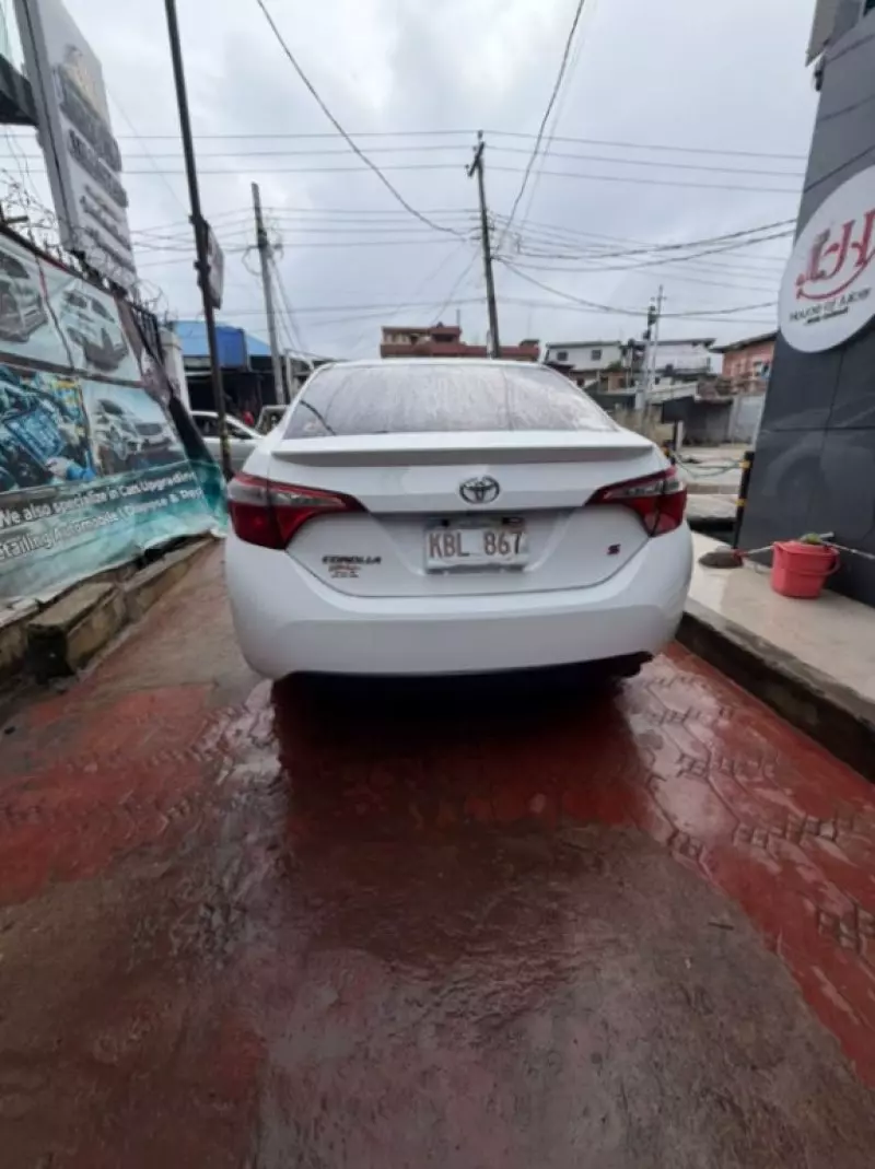 TOYOTA Corolla   - 2015