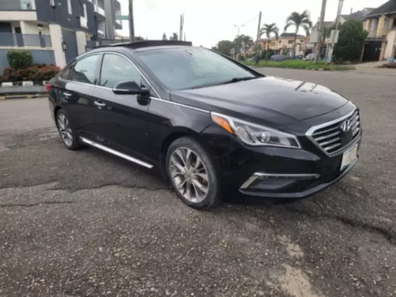 Hyundai Sonata   - 2015