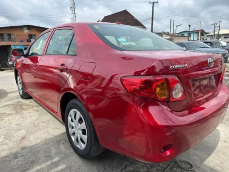 Toyota Corolla   - 2009