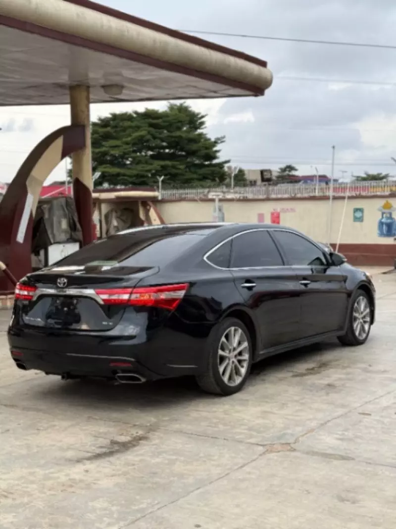 TOYOTA Avalon   - 2015