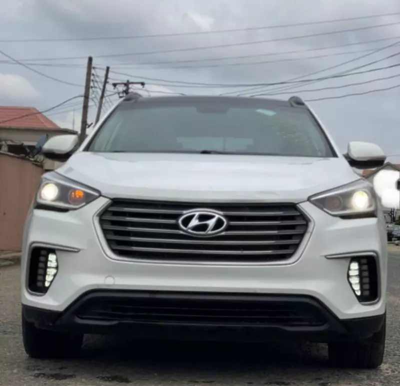 Hyundai Santa Fe - 2017