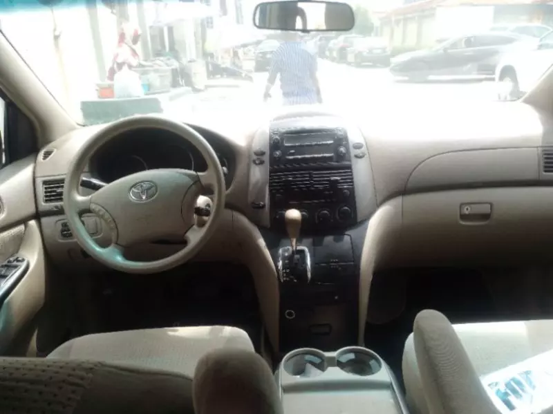 TOYOTA Sienna   - 2007