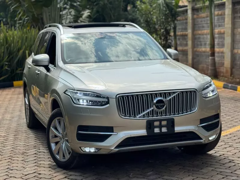 Volvo XC90   - 2017