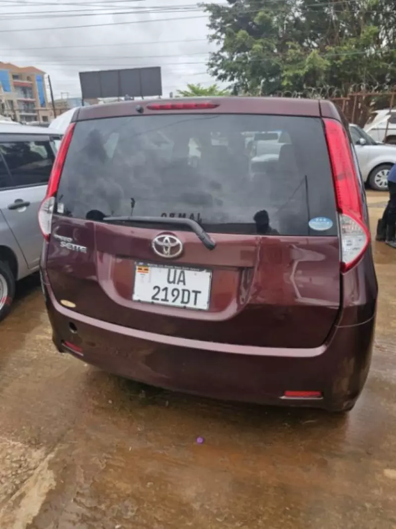 Toyota Passo Sette   - 2011
