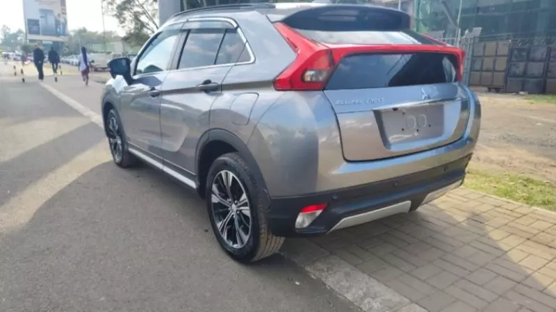 Mitsubishi Eclipse    - 2019