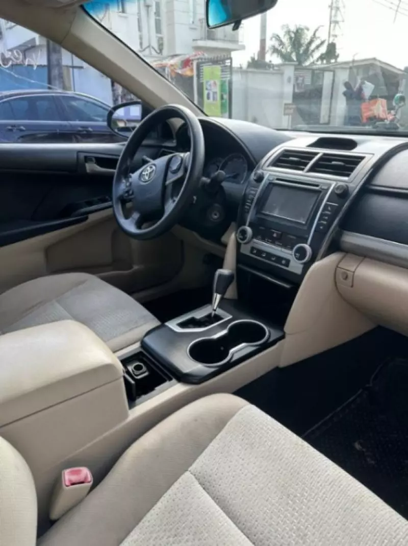 Toyota Camry   - 2012