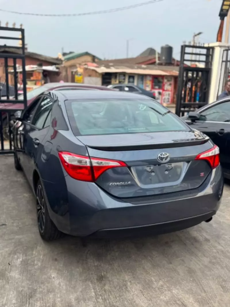 TOYOTA Corolla   - 2015