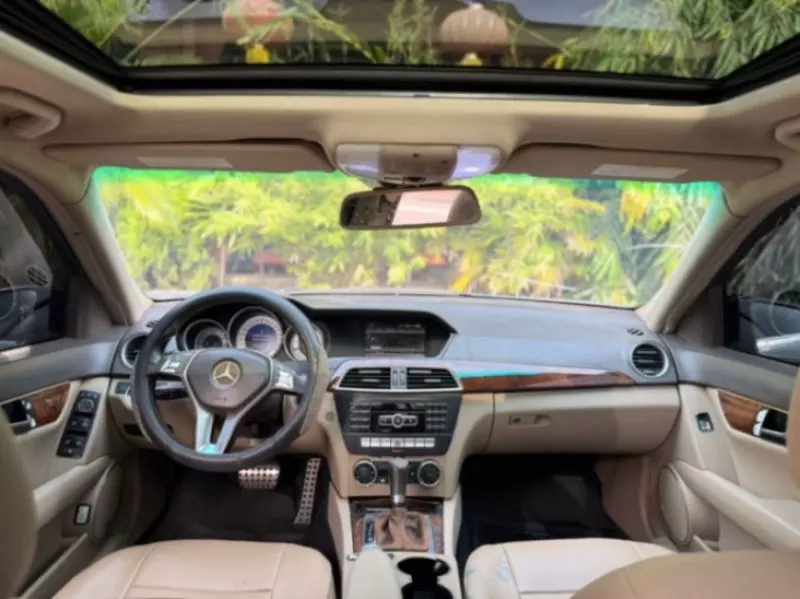 Mercedes-Benz C 300   - 2012