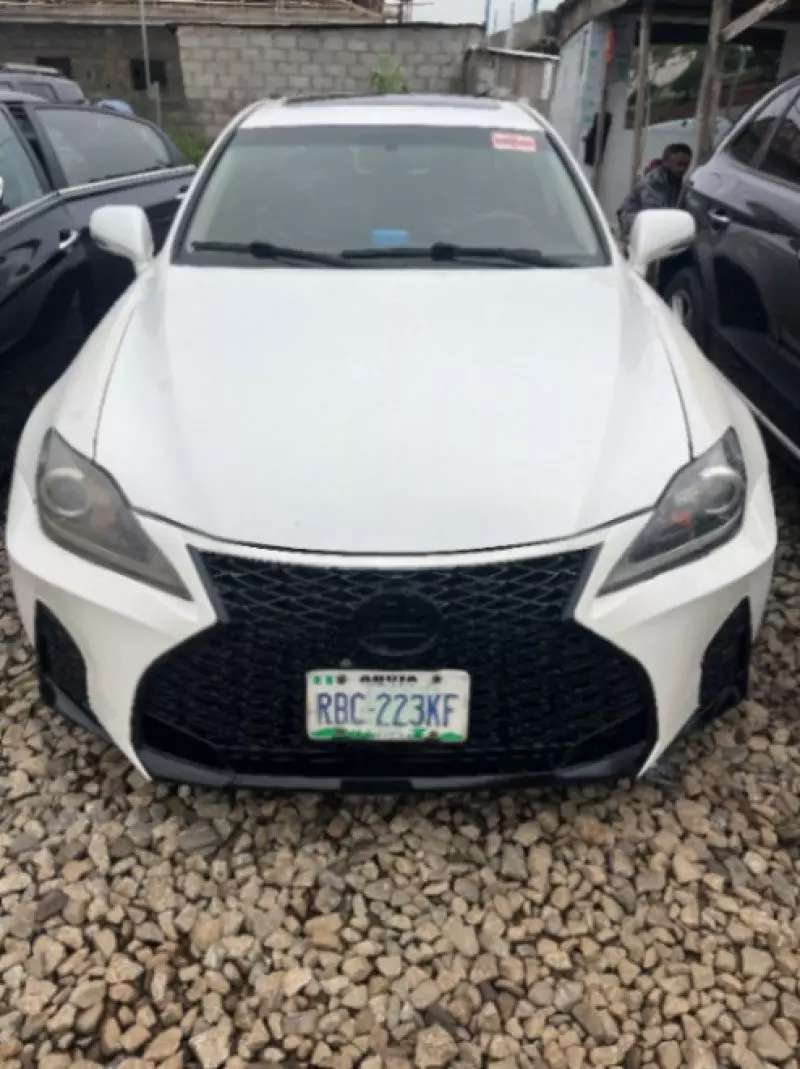 Lexus IS 350   - 2011