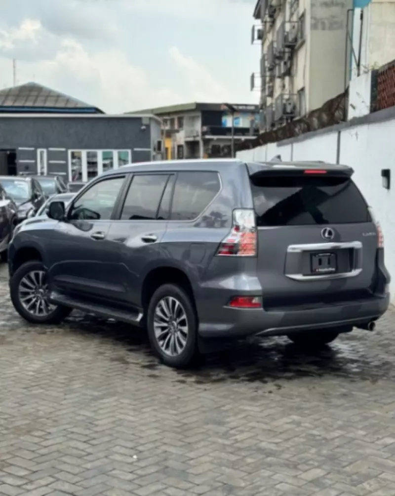 Lexus GX 460   - 2023