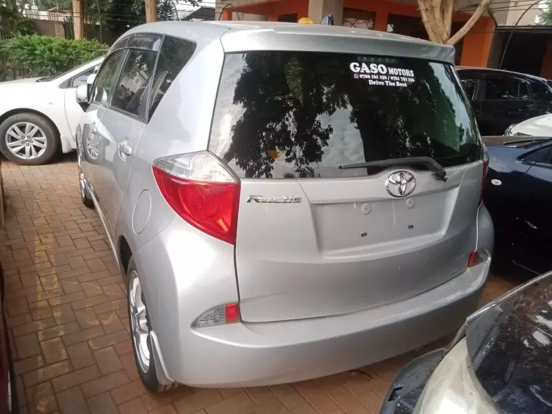 Toyota Ractis   - 2012