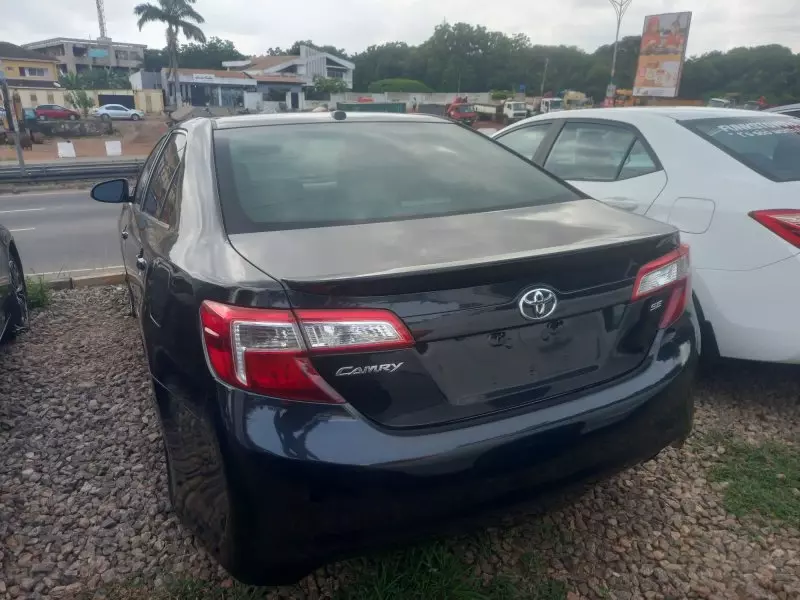 Toyota Camry   - 2014