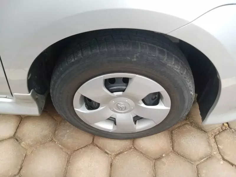 Toyota Sienta   - 2010