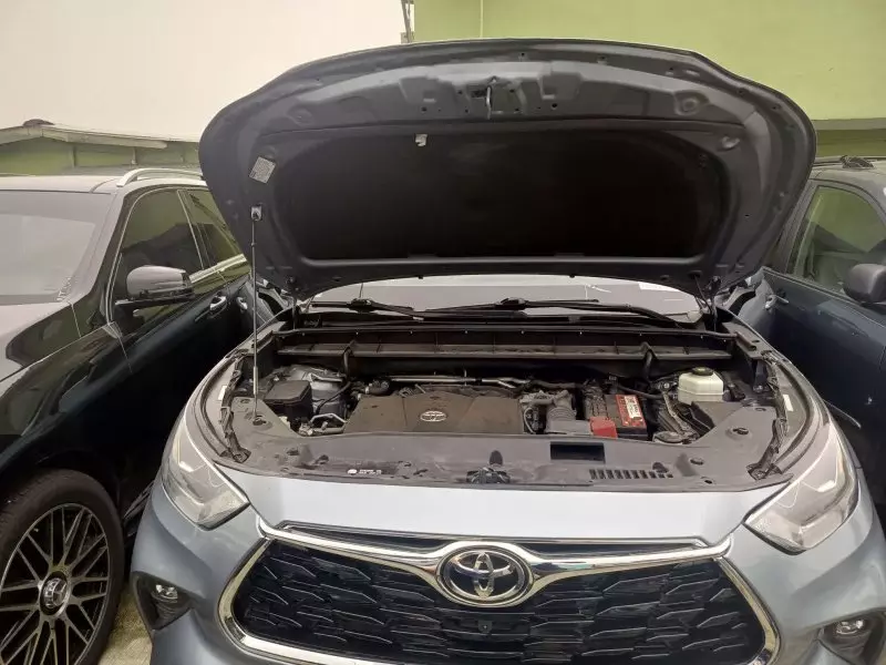 Toyota Highlander   - 2021