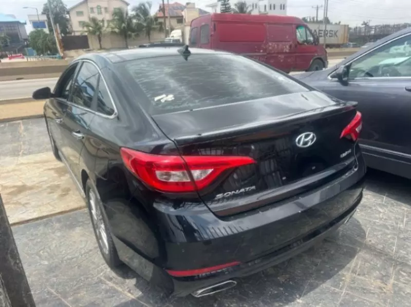 Hyundai Sonata   - 2015