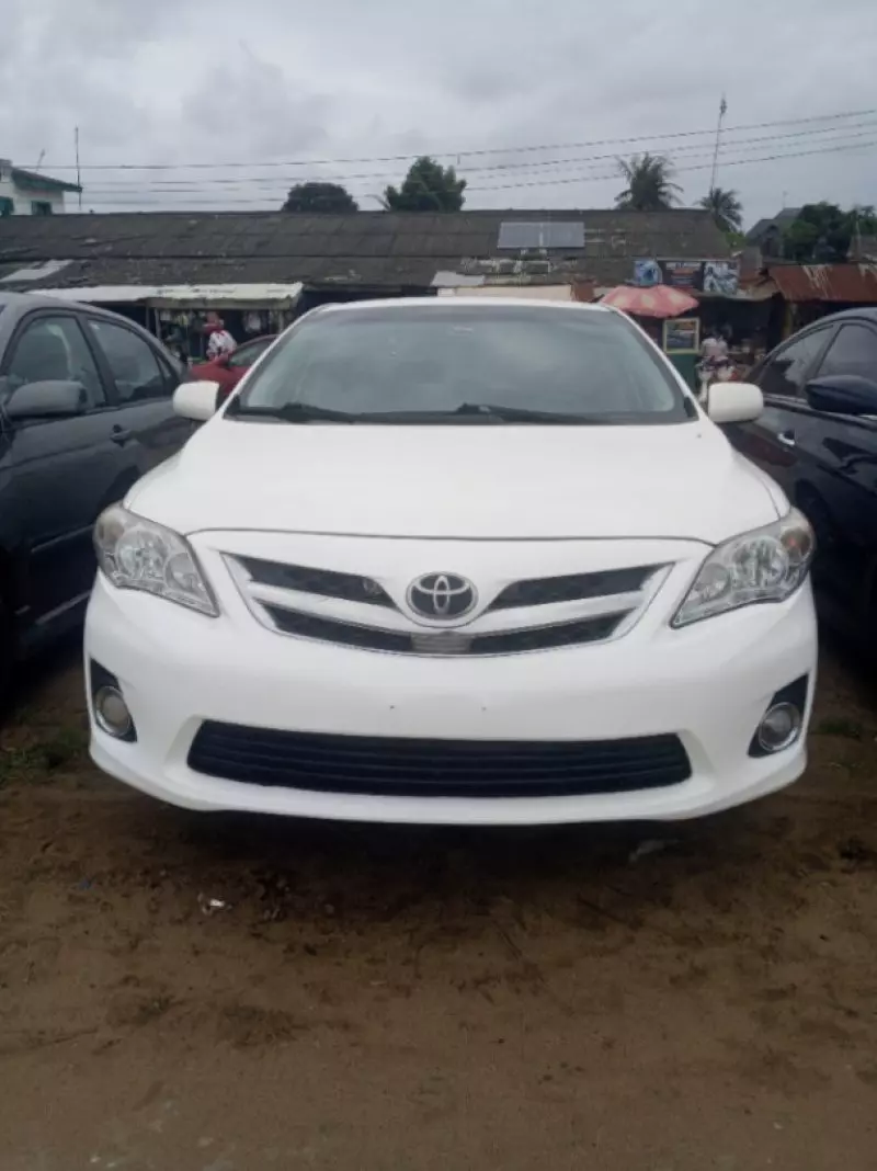 Toyota Corolla   - 2011