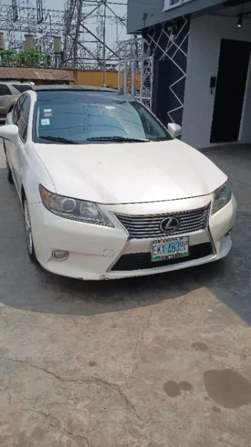 Lexus ES   - 2013
