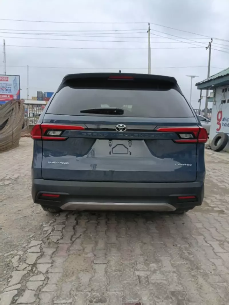TOYOTA Grand Highlander   - 2024