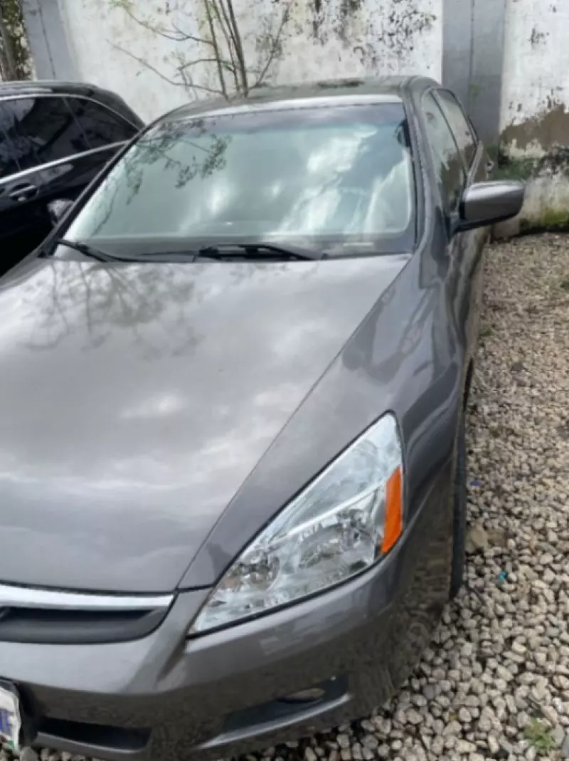 Honda Accord   - 2006