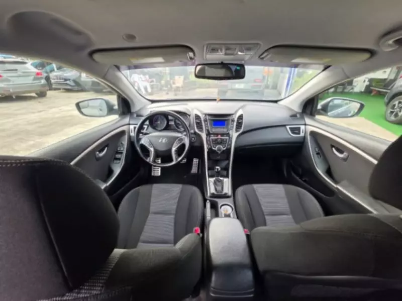 Hyundai Elantra   - 2016