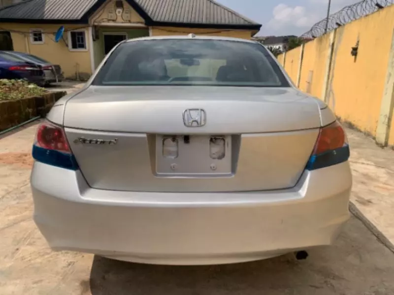 Honda Accord   - 2009