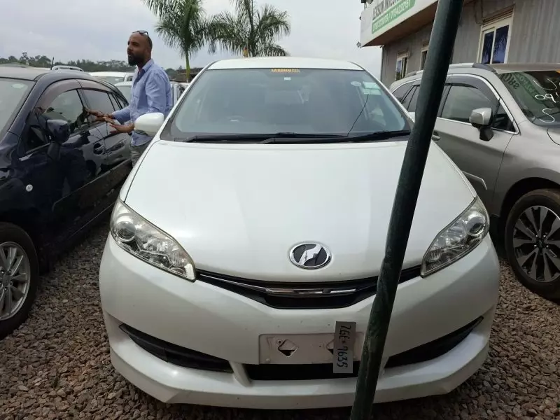 Toyota Wish   - 2012