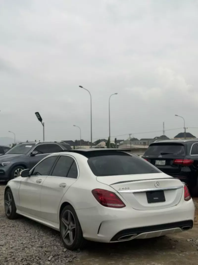 Mercedes-Benz C-class   - 2015