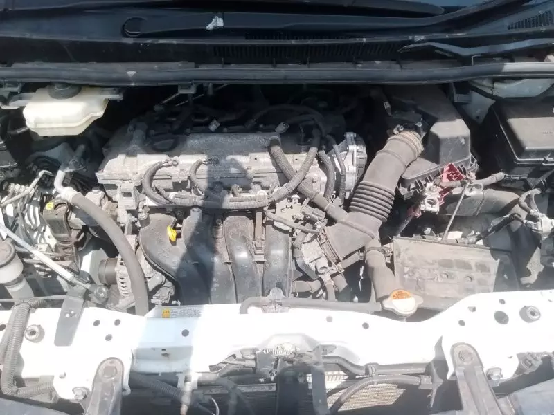 Toyota Noah   - 2012