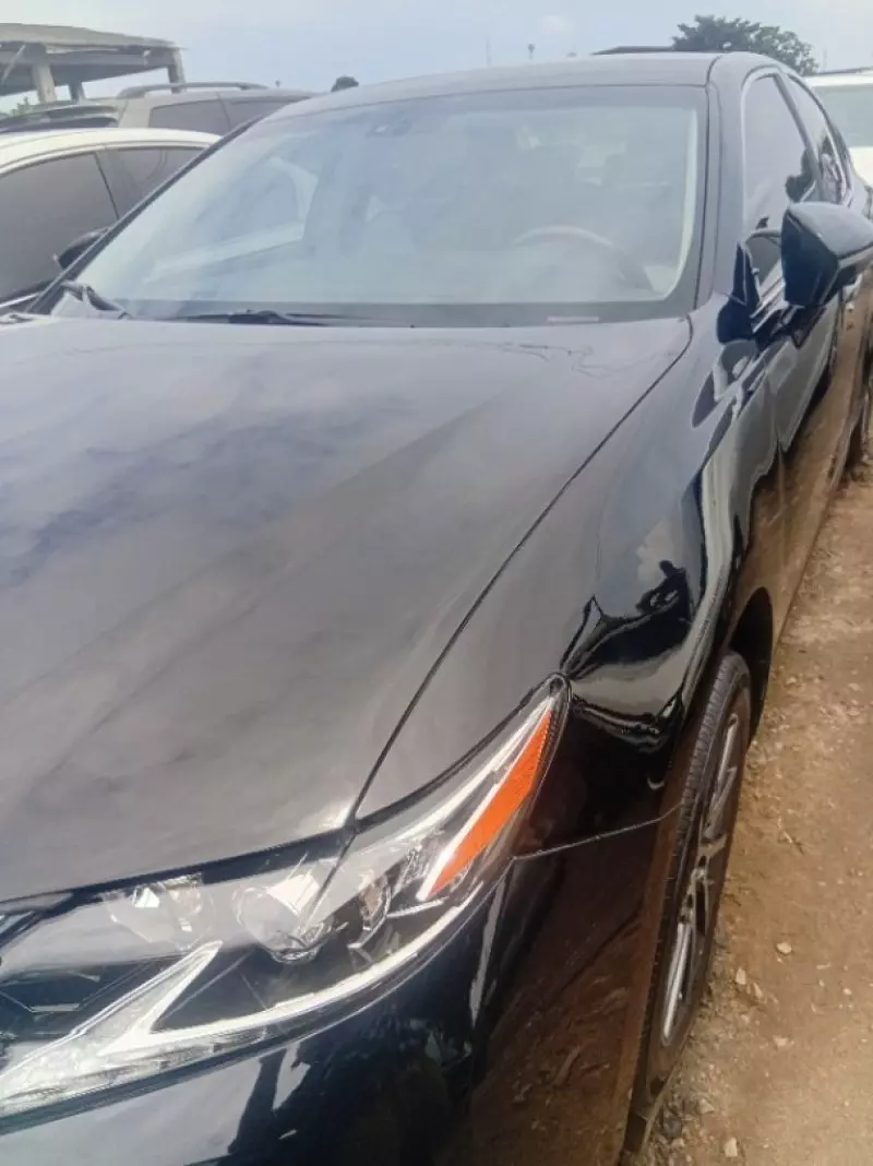 Lexus ES   - 2016