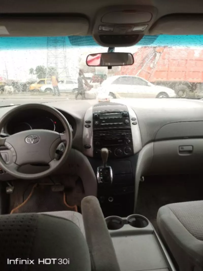 Toyota Sienna - 2006