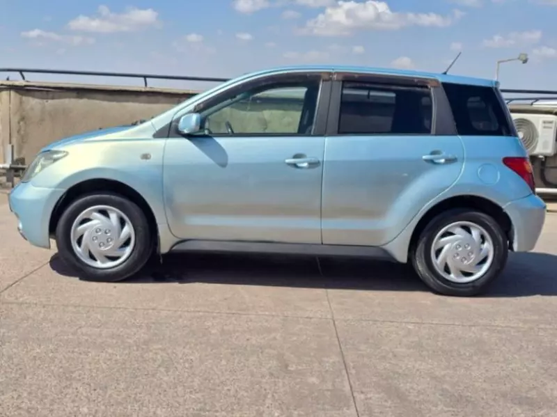 TOYOTA Ist    - 2009