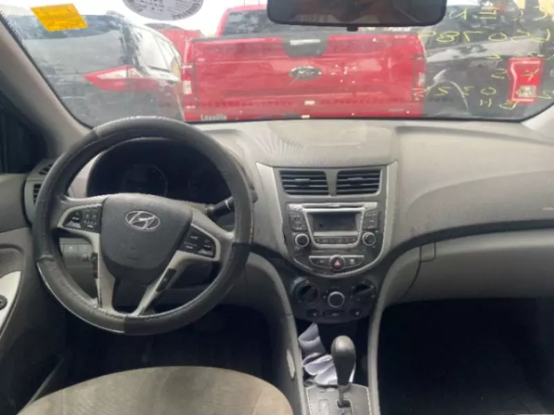 Hyundai Accent   - 2014