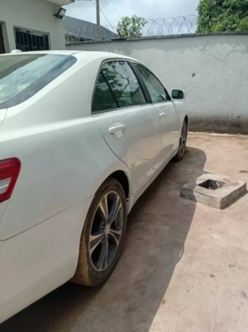 TOYOTA Camry   - 2011