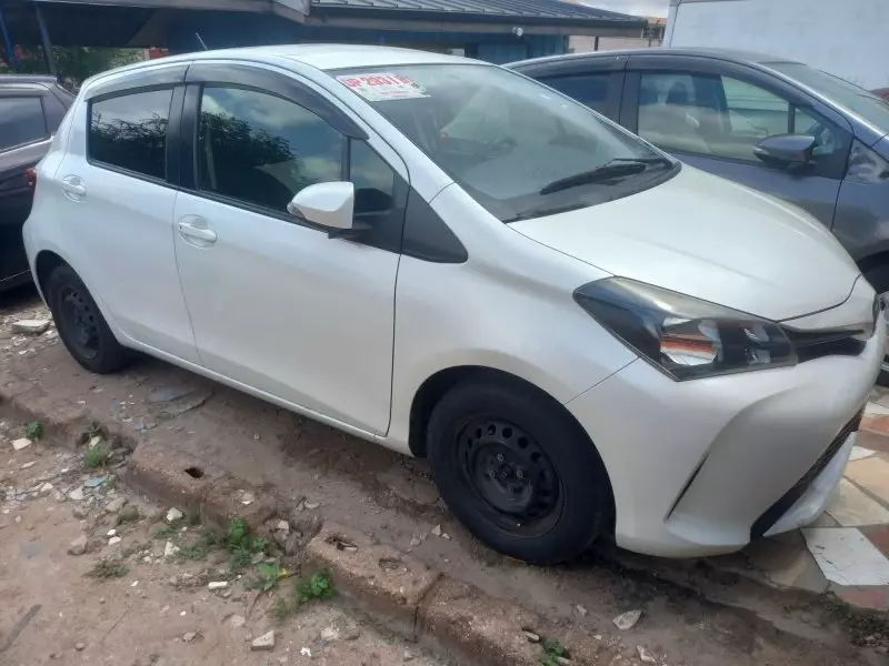 Toyota Vitz   - 2015