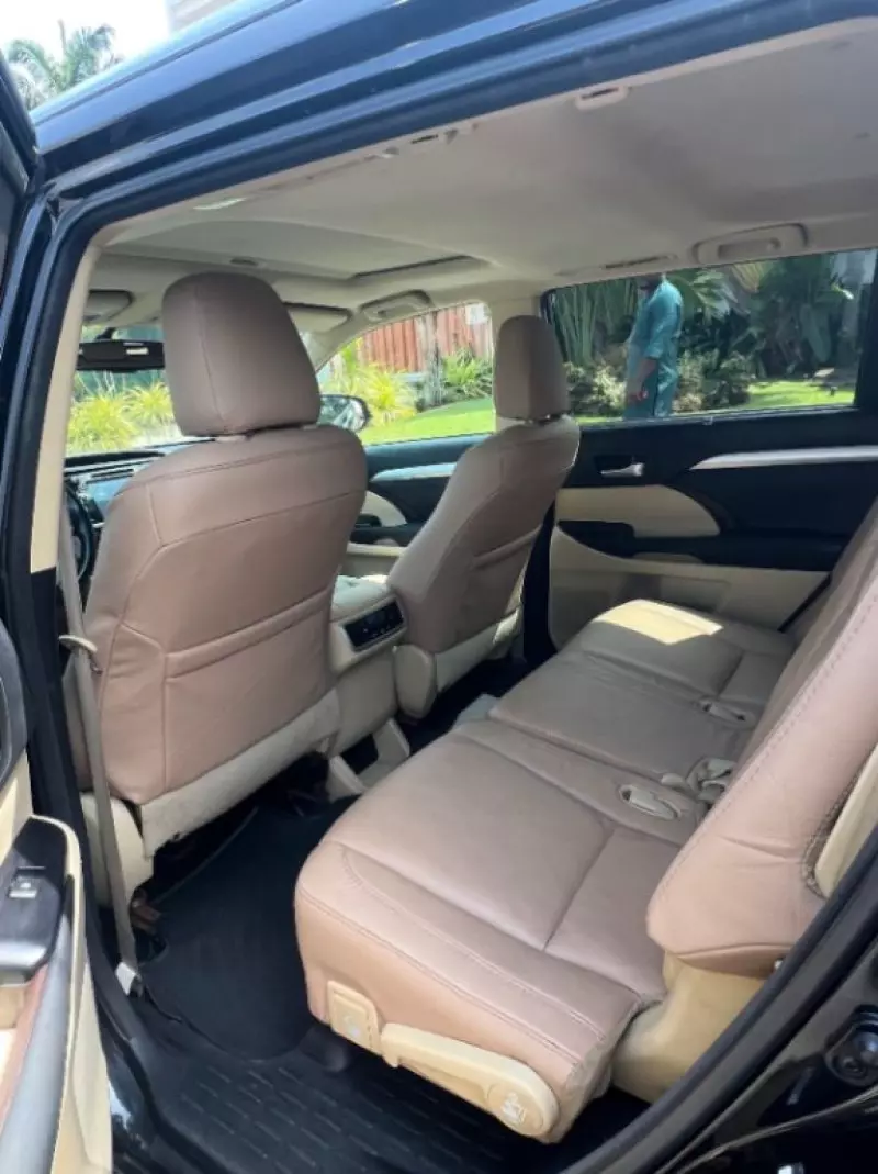 Toyota Highlander   - 2016