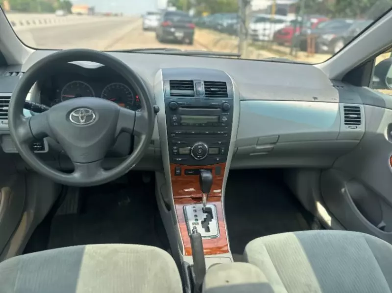 TOYOTA Corolla   - 2009