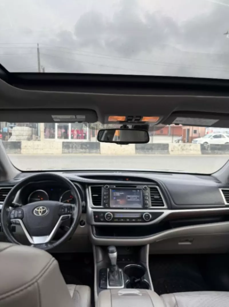 Toyota Highlander   - 2015