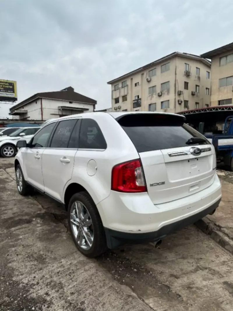 Ford Edge   - 2012