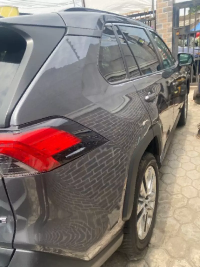 Toyota RAV 4   - 2021