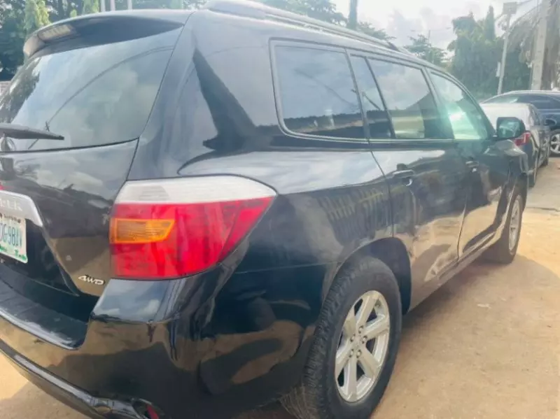 Toyota Highlander   - 2010