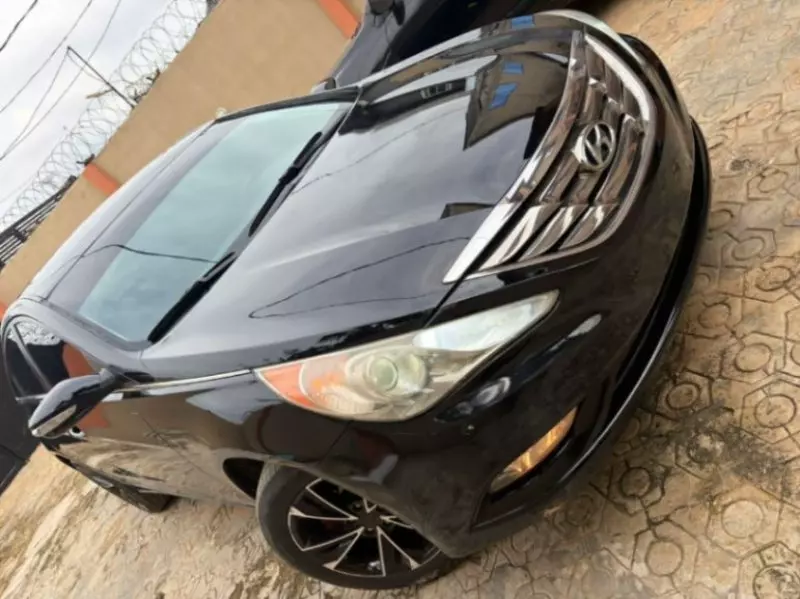 Hyundai Sonata - 2012