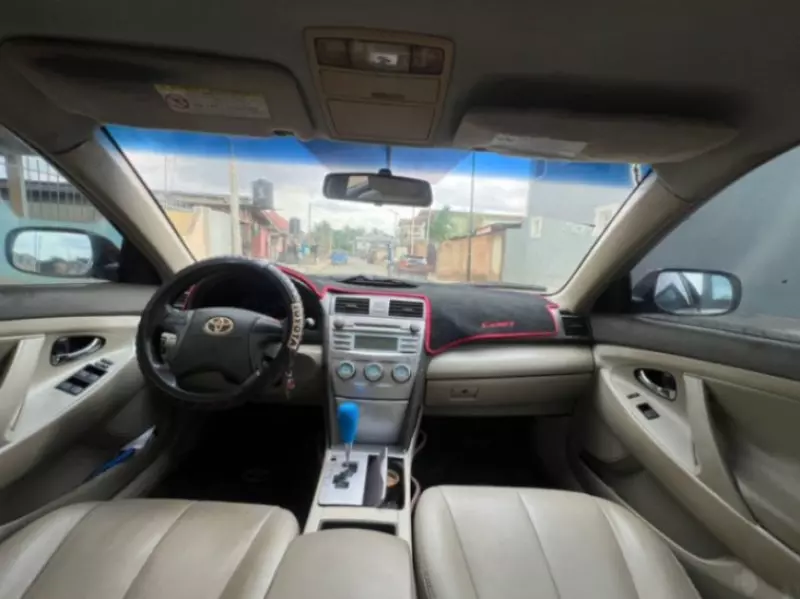 Toyota Camry   - 2009