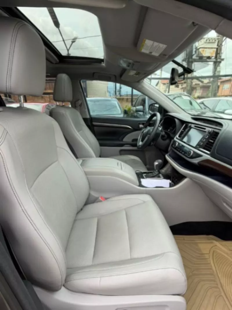TOYOTA Highlander   - 2015
