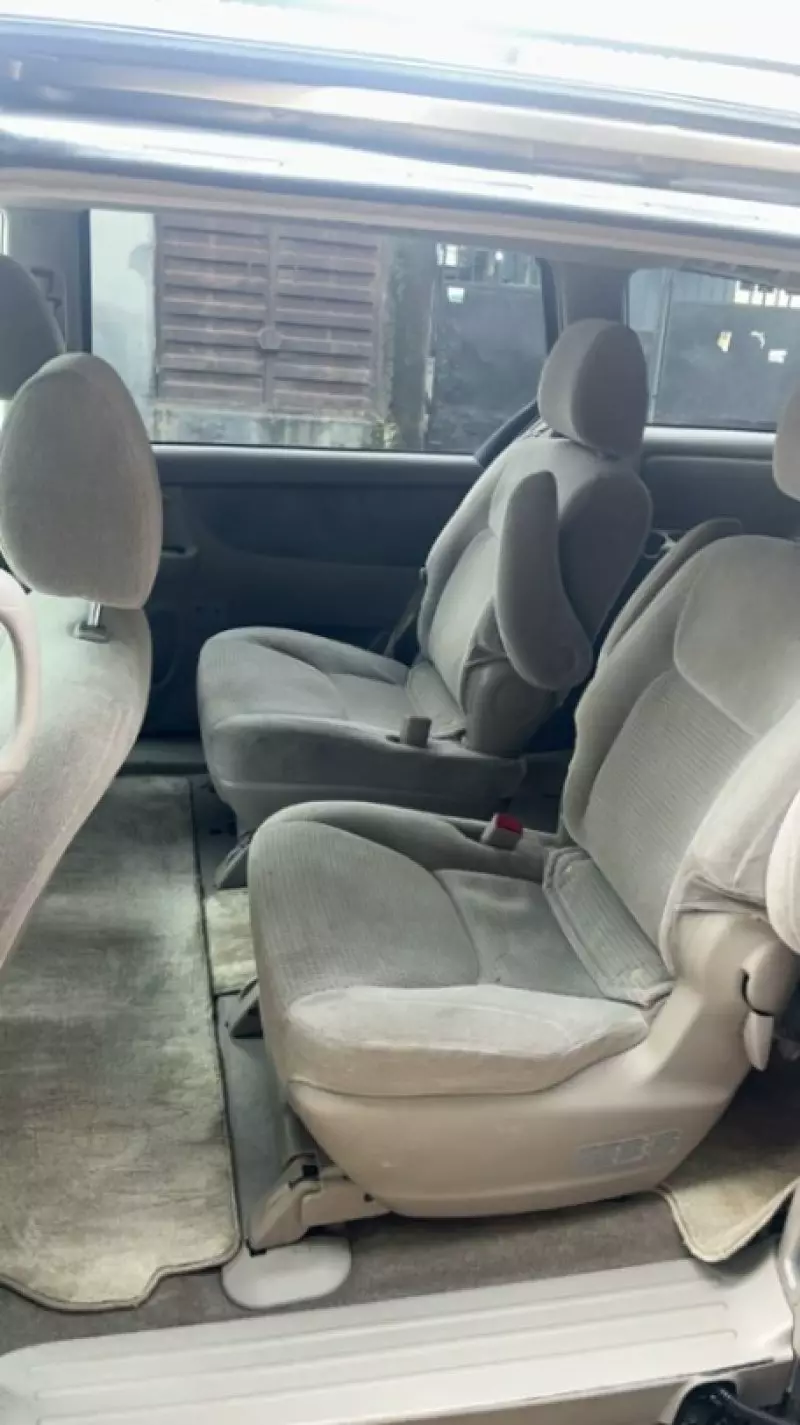 TOYOTA Sienna   - 2010