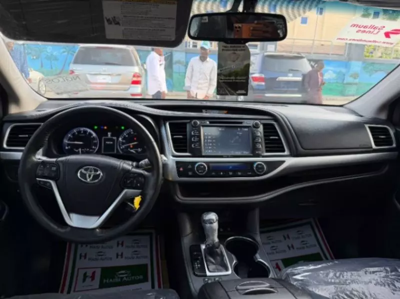 Toyota Highlander   - 2015