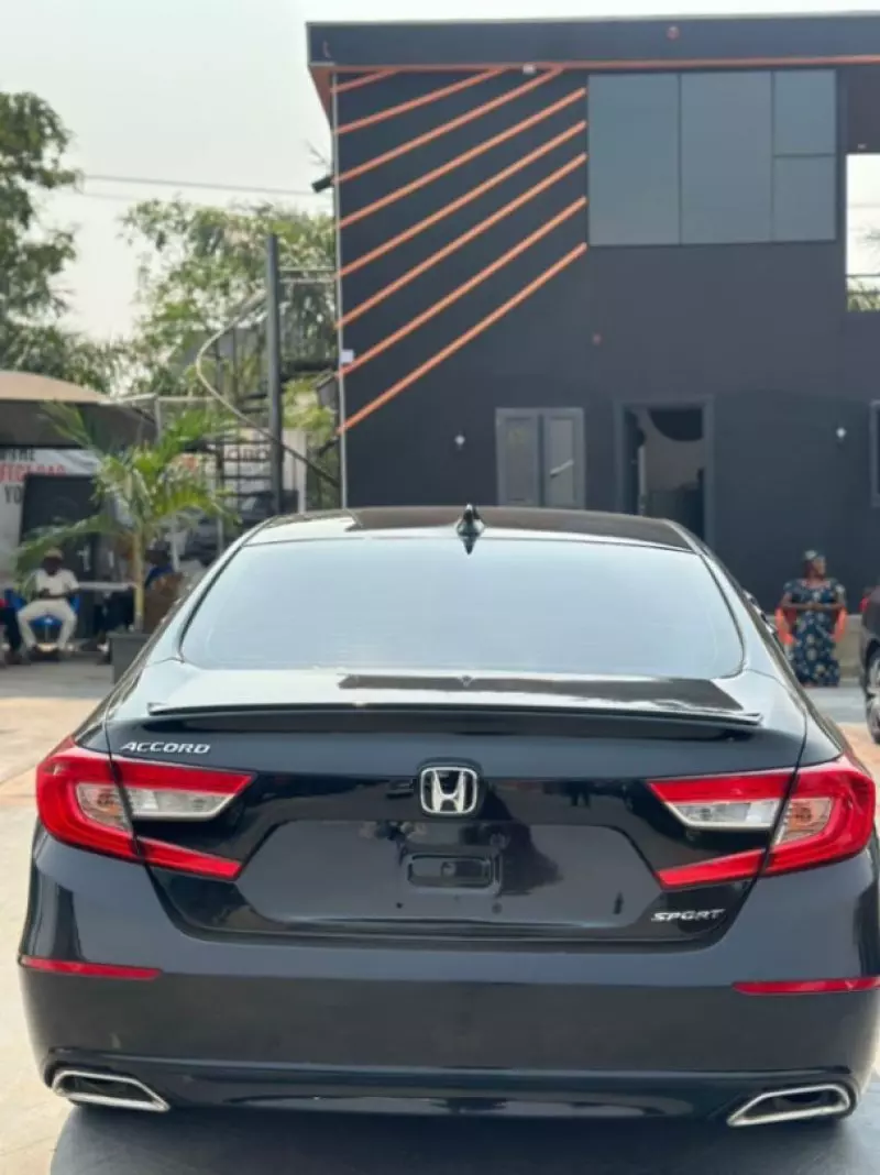 Honda Accord   - 2020