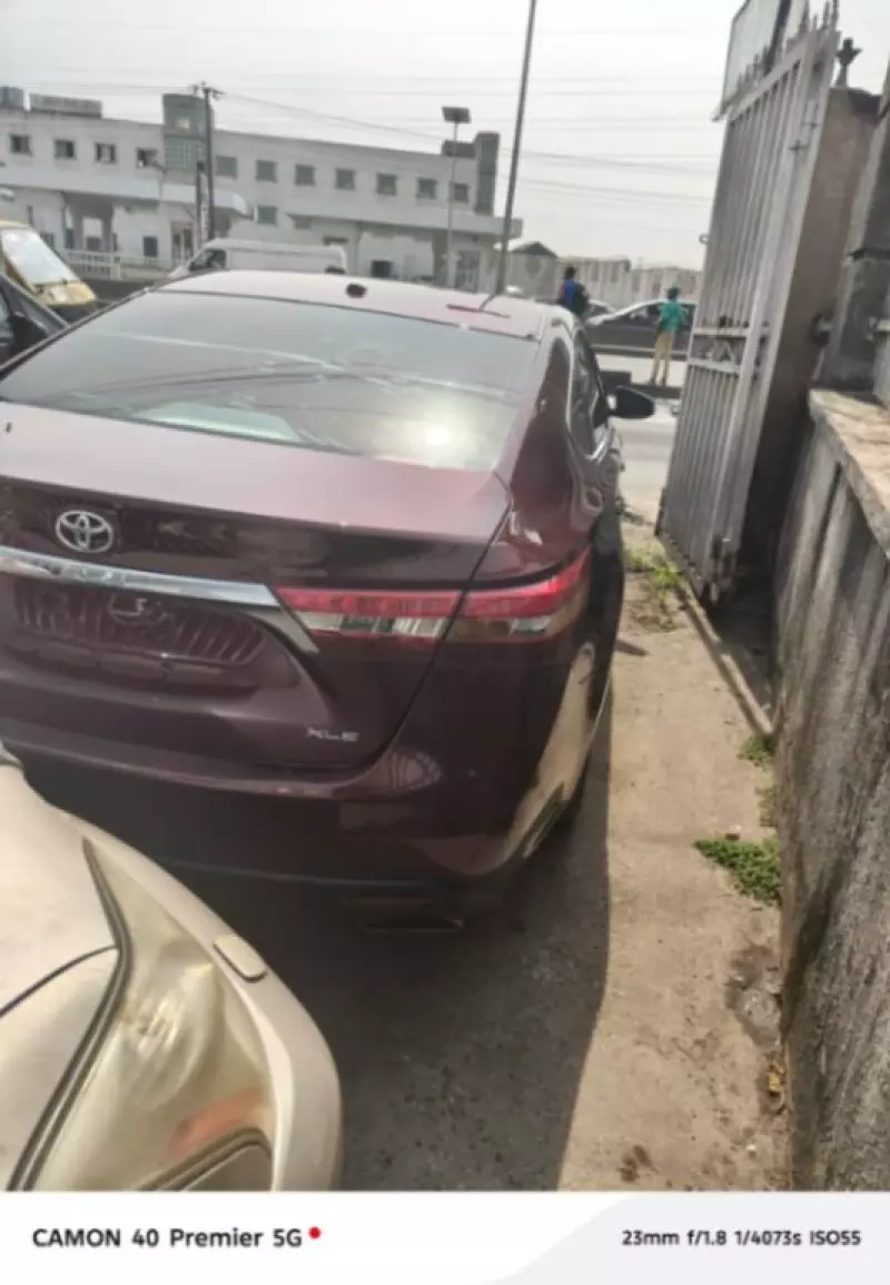 Toyota Avalon   - 2014