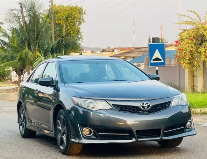 Toyota Camry   - 2014